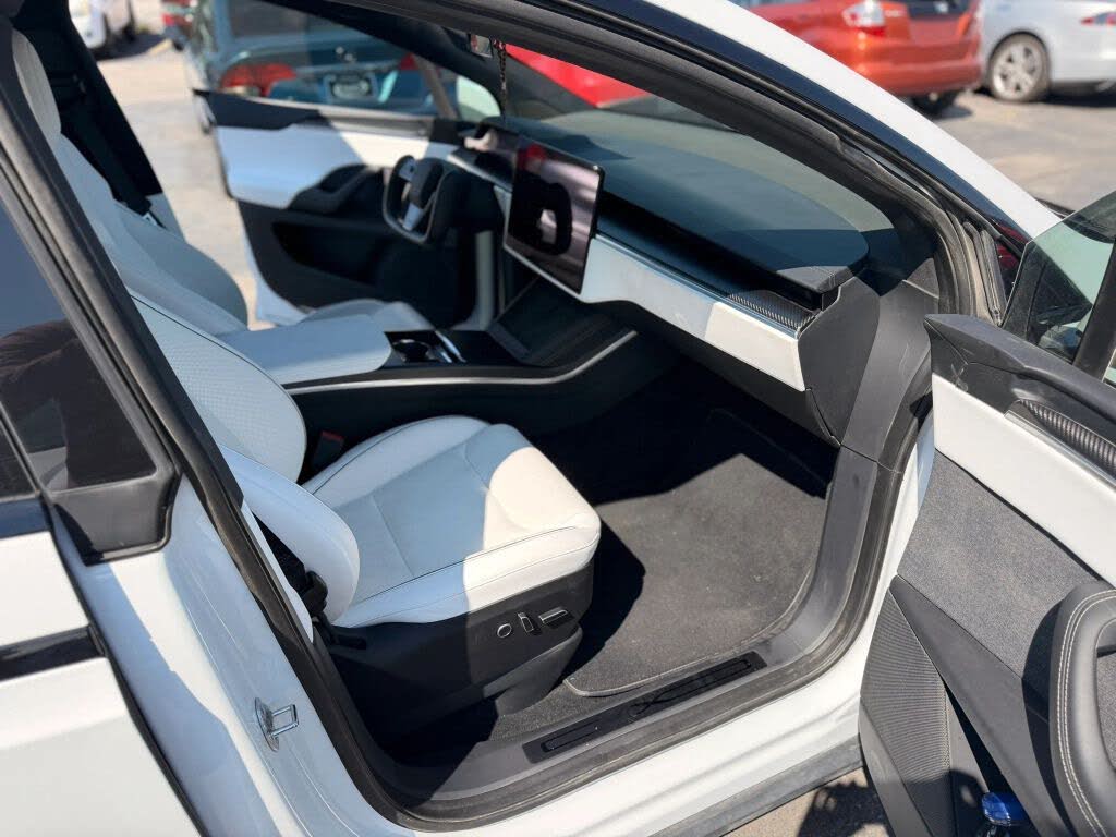 2022 Tesla Model X Plaid AWD – Electric Luxury SUV