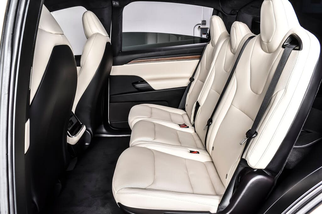 2022 Tesla Model X AWD – Luxury Electric SUV