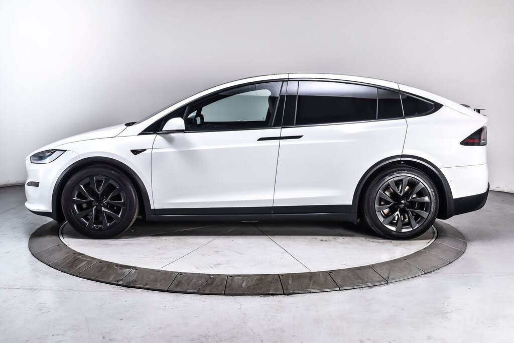 2022 Tesla Model X AWD – Luxury Electric SUV