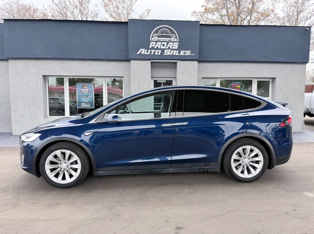 2016 Tesla Model X 75D AWD – Spacious and Efficient SUV