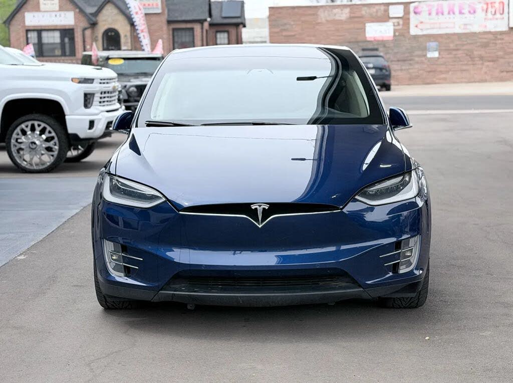 2016 Tesla Model X 75D AWD – Spacious and Efficient SUV