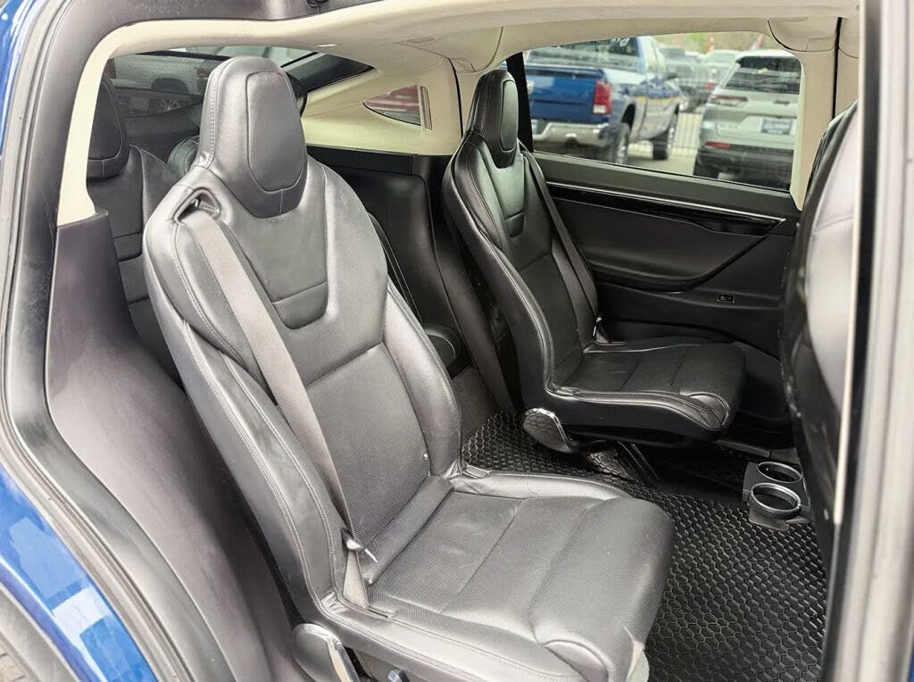 2016 Tesla Model X 75D AWD – Spacious and Efficient SUV