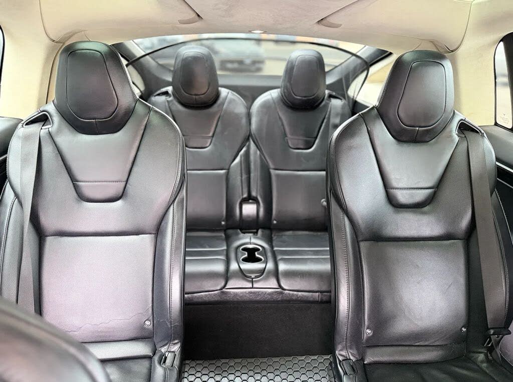 2016 Tesla Model X 75D AWD – Spacious and Efficient SUV