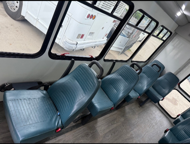 2017 Ford E-350 Shuttle Bus
