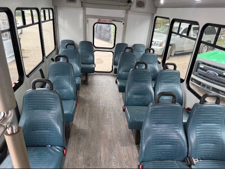 2017 Ford E-350 Shuttle Bus