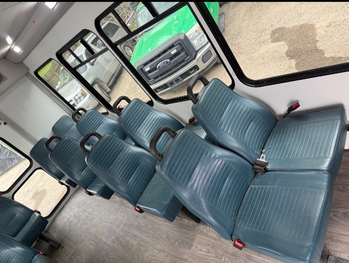 2017 Ford E-350 Shuttle Bus