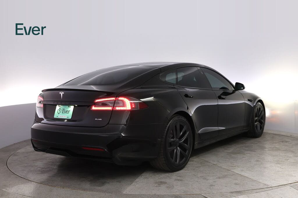2022 Tesla Model S Plaid AWD – Electric Luxury Sedan