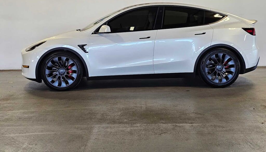 Well-Maintained 2020 Tesla Model Y Performance AWD SUV