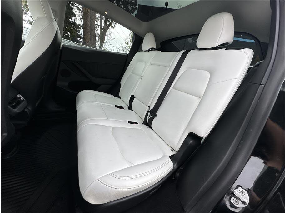 Premium 2023 Tesla Model Y Long Range AWD SUV
