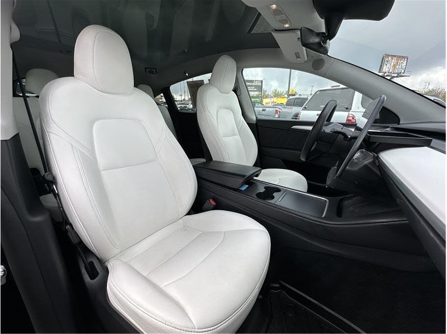 Premium 2023 Tesla Model Y Long Range AWD SUV