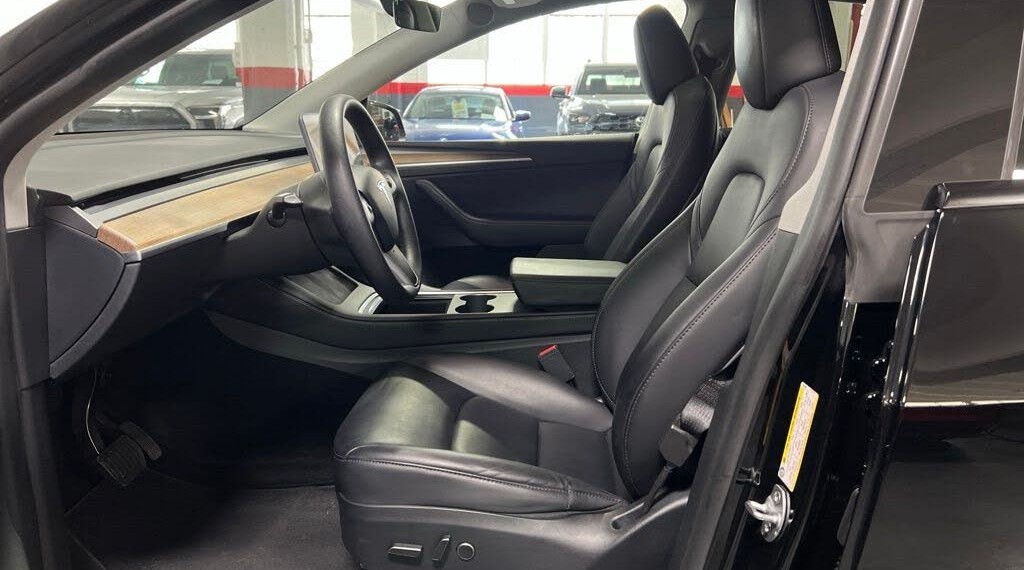 2024 Tesla Model Y Long Range AWD – Premium Electric SUV