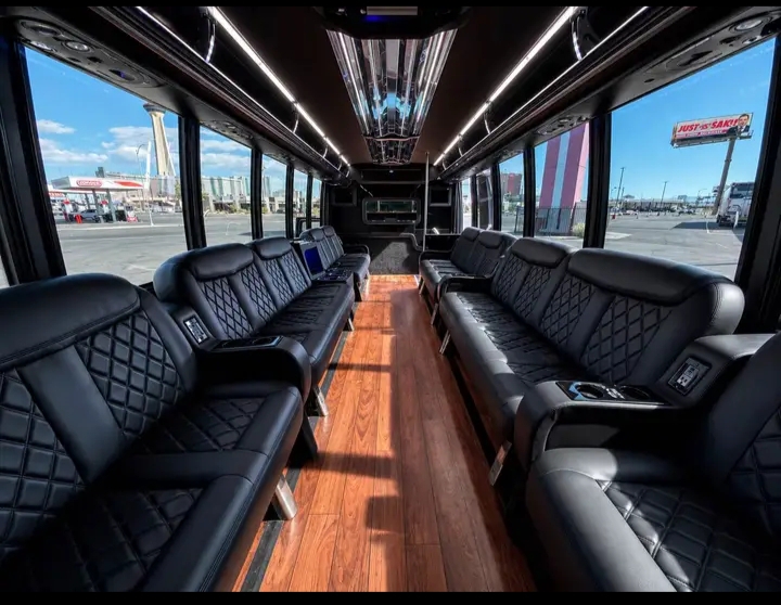 2015 Ford F-550 Limo Bus