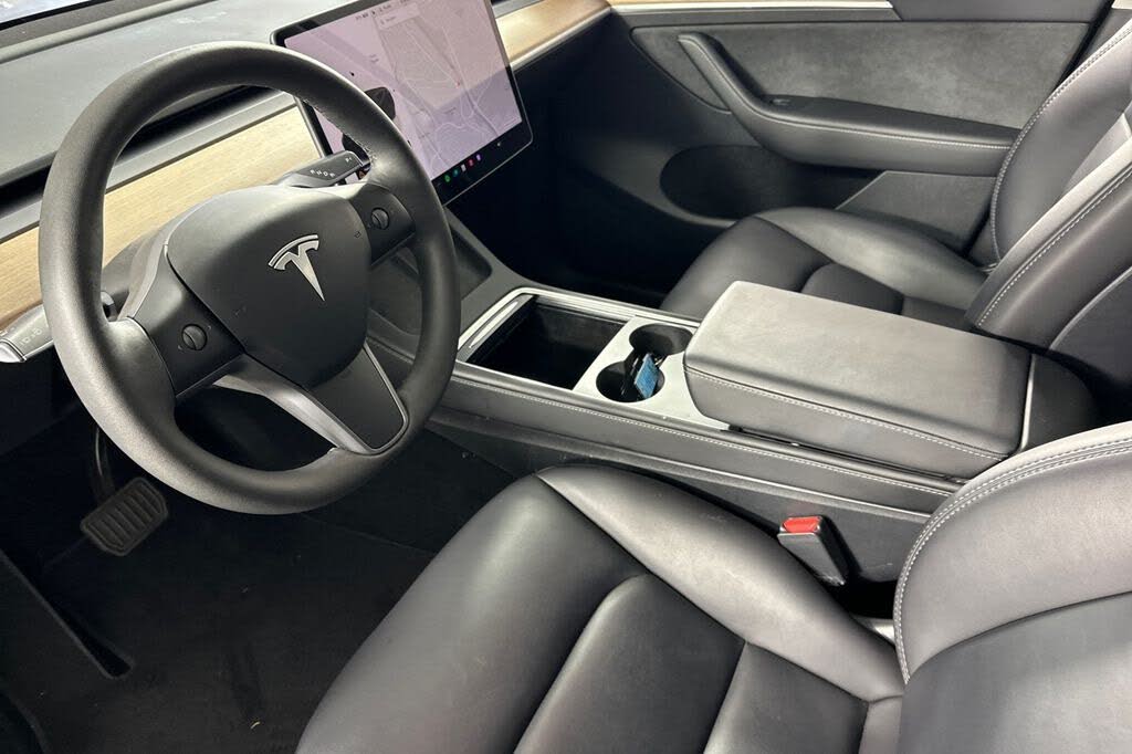 2023 Tesla Model Y Long Range AWD – Luxury Electric SUV