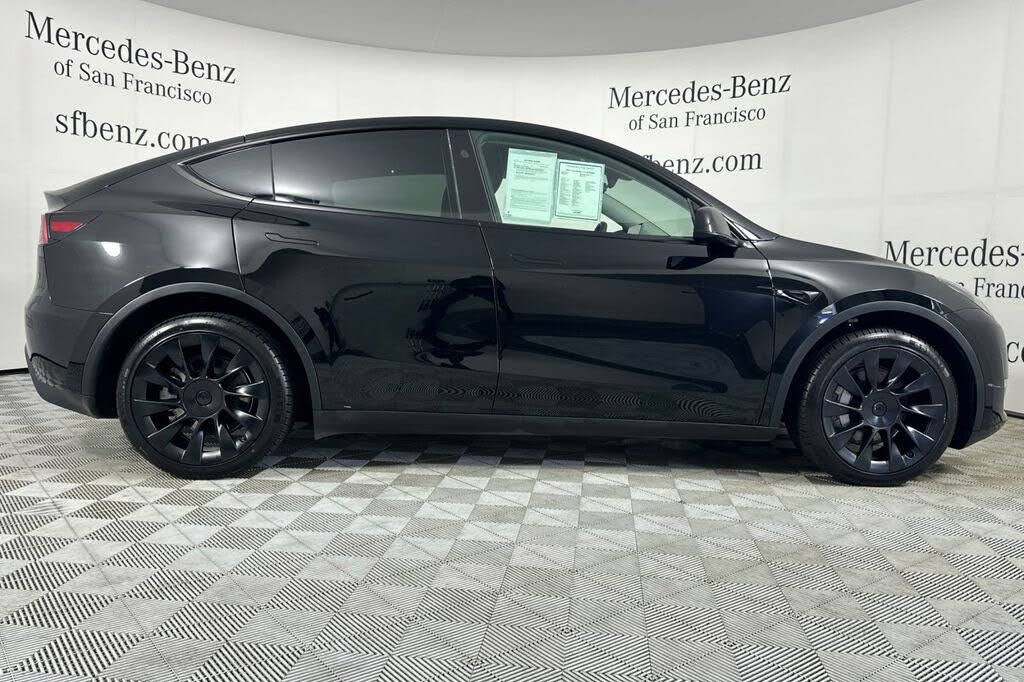 2023 Tesla Model Y Long Range AWD – Luxury Electric SUV