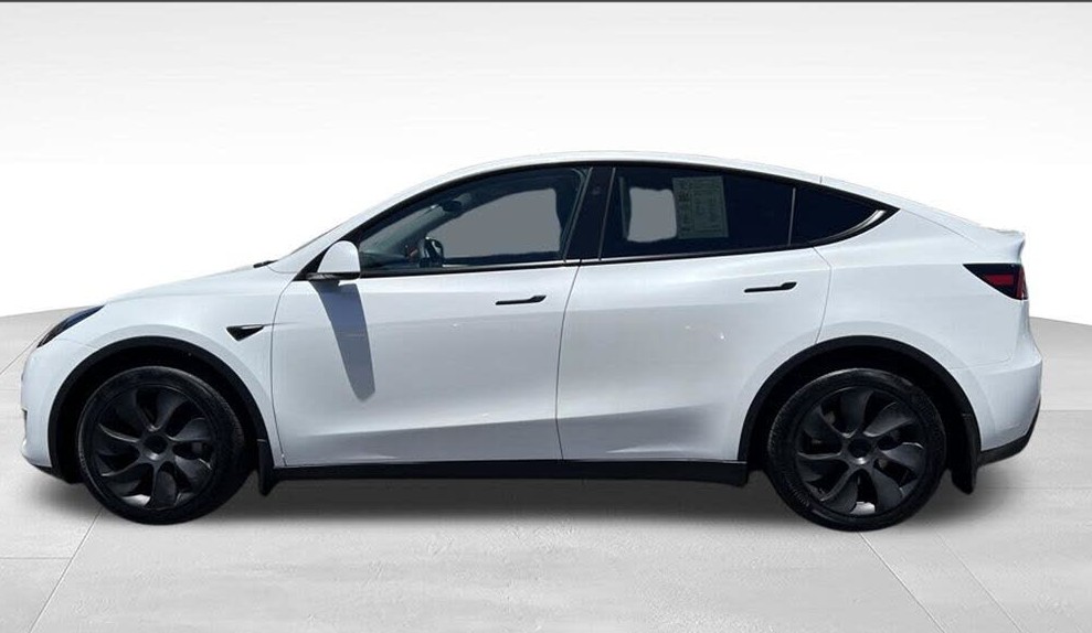 2024 Tesla Model Y Long Range AWD – Low Mileage SUV