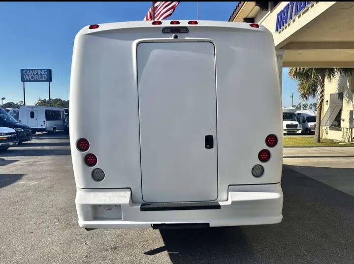 2019 Ford E-450 Shuttle Bus
