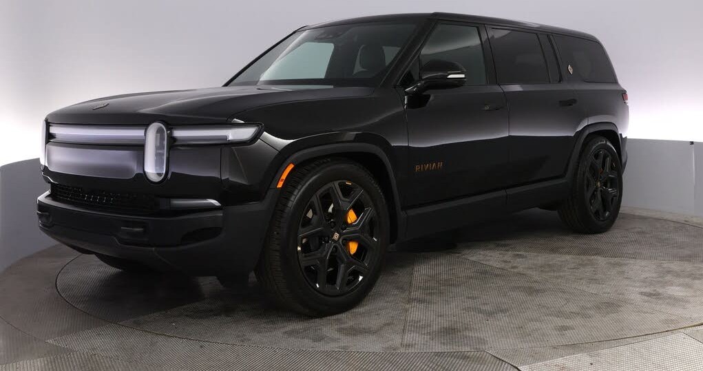 Used 2025 Rivian R1S Ascend Tri Max Motor -SUV