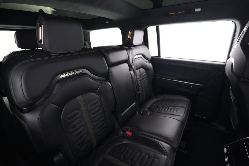 2025 Rivian R1S Adventure Dual Motor - SUV