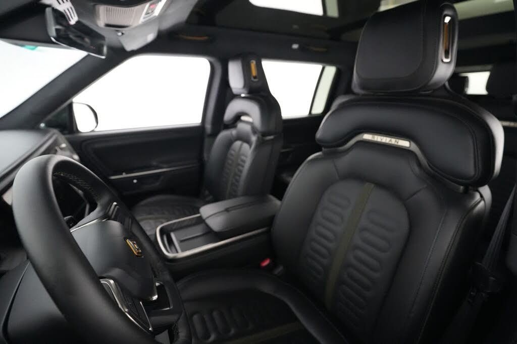 2025 Rivian R1S Adventure Dual Motor - SUV
