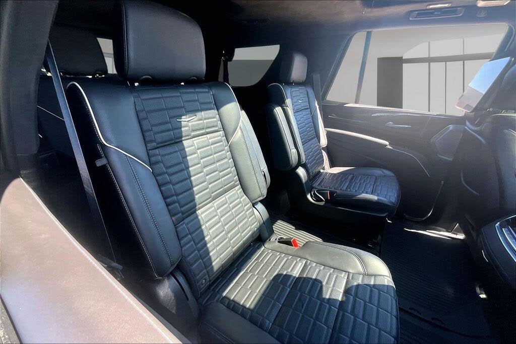 2024 Cadillac Escalade Sport Platinum 4WD – Luxury SUV