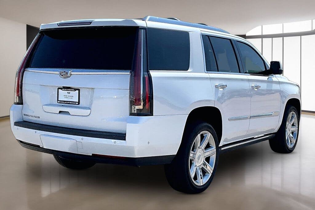 Luxury SUV Excellence: 2019 Cadillac Escalade Premium Luxury