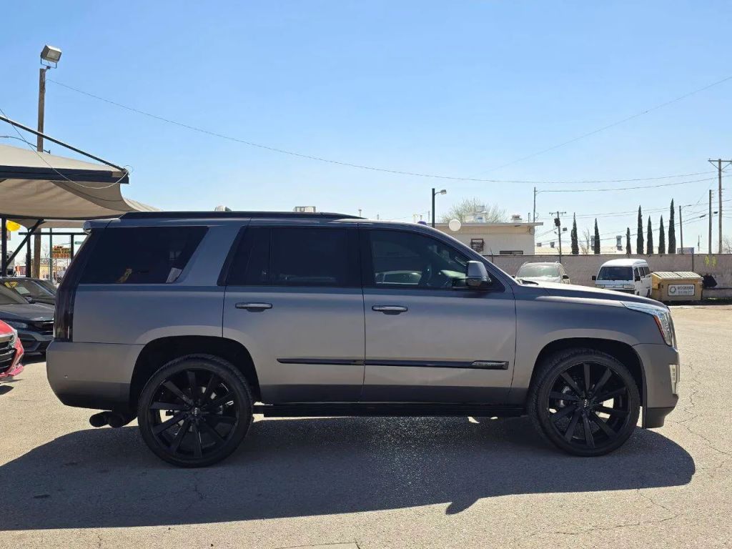 2019 Cadillac Escalade Premium 4WD – Powerful 6.2L V8 SUV