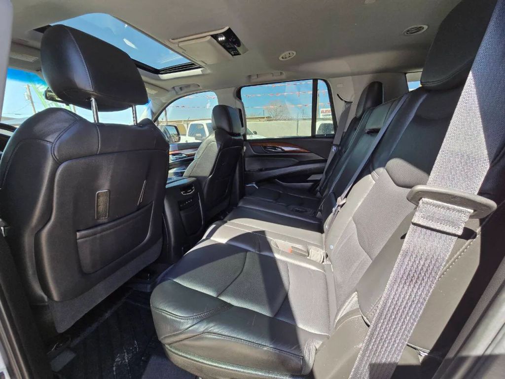 2019 Cadillac Escalade Premium 4WD – Powerful 6.2L V8 SUV