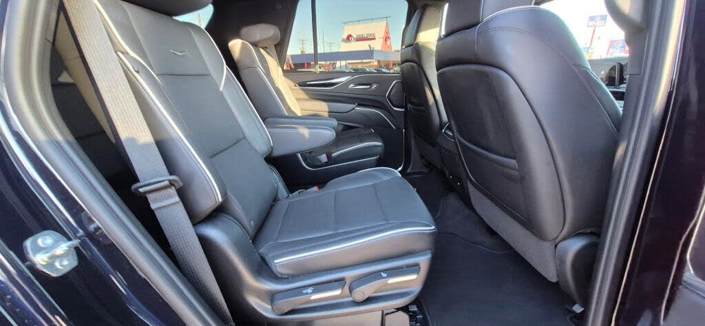 2023 Cadillac Escalade Sport 4WD – Premium Luxury SUV