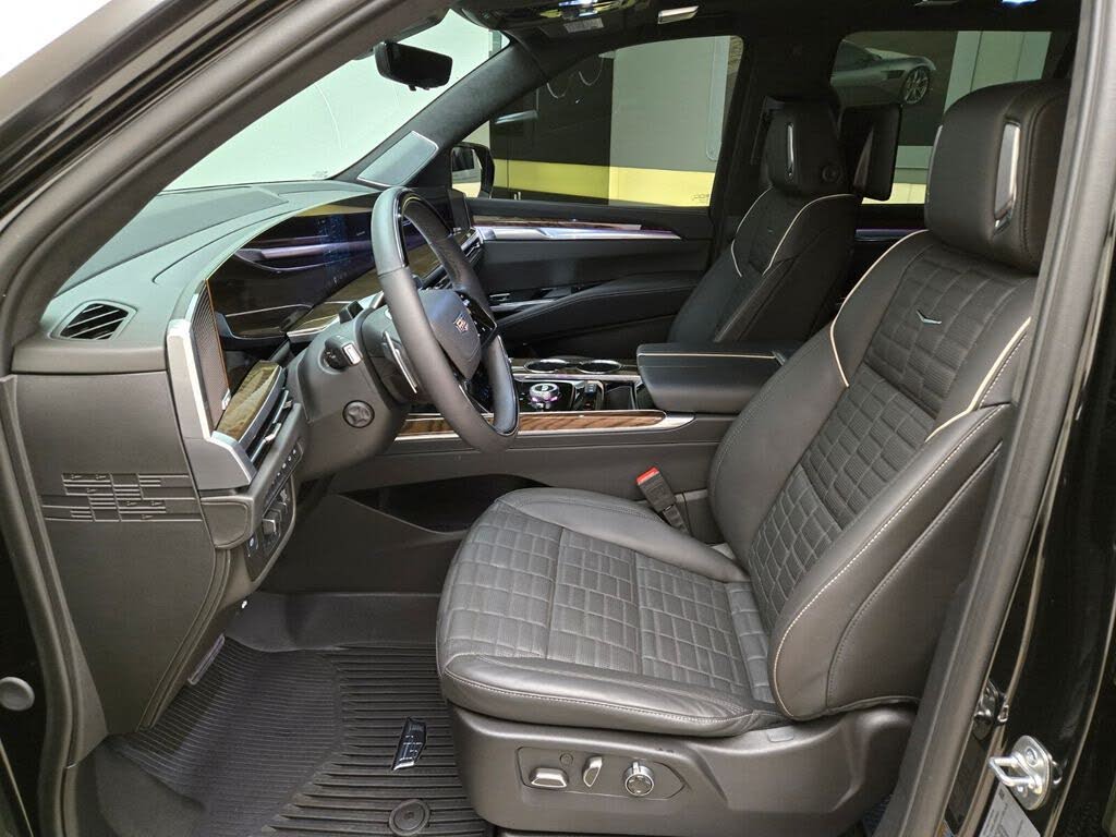 2025 Cadillac Escalade Sport Platinum 4WD SUV with Low Miles