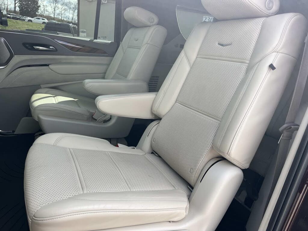 Premium Full-Size SUV – 2022 Cadillac Escalade ESV
