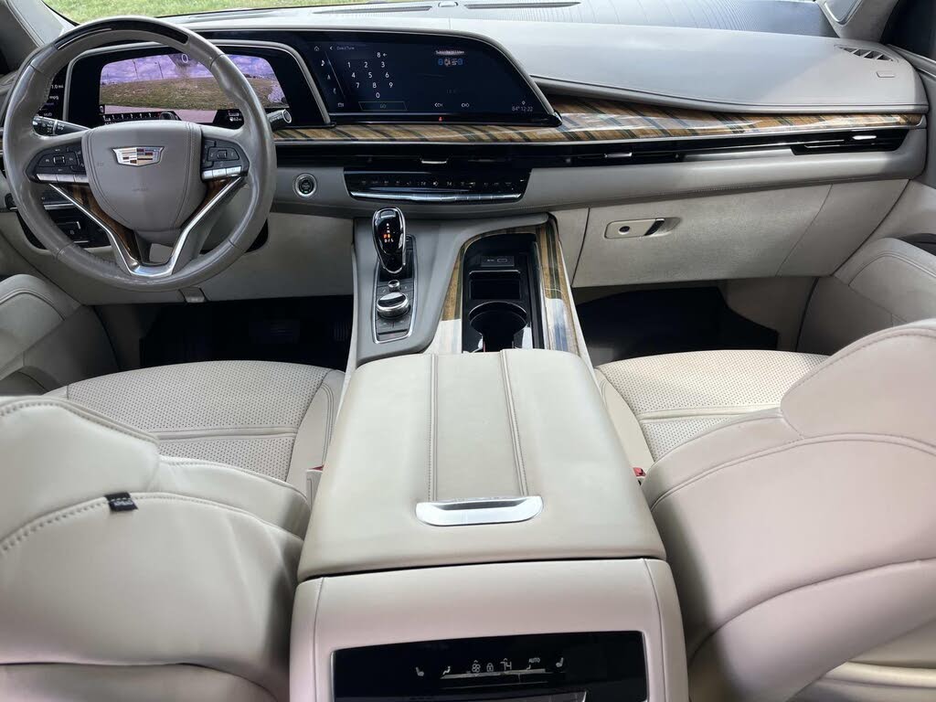 Premium Full-Size SUV – 2022 Cadillac Escalade ESV