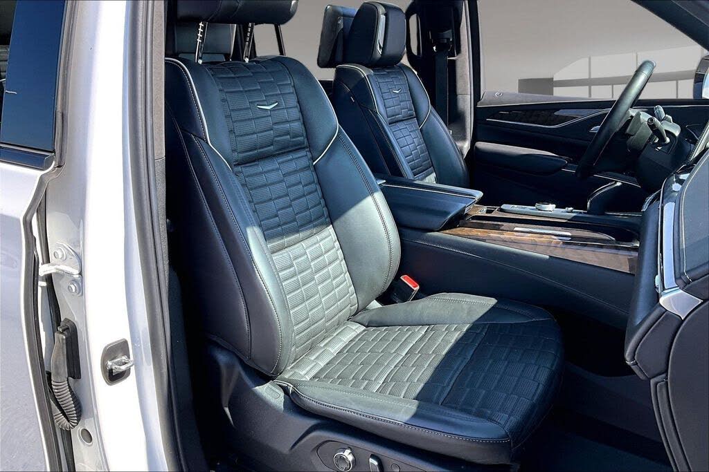 2023 Cadillac Escalade ESV Sport Platinum 4WD – Luxury SUV