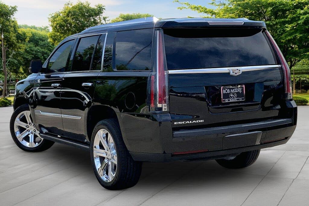 Luxury Full-Size SUV: 2018 Cadillac Escalade Platinum 4WD
