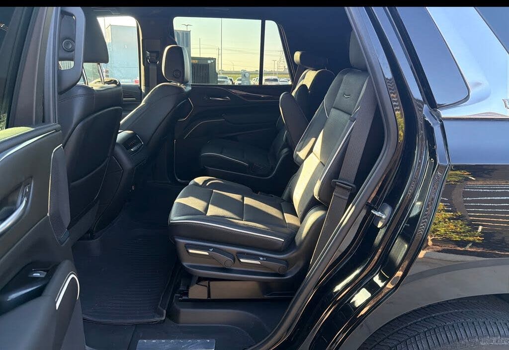 2023 Cadillac Escalade Premium 4WD – Low Mileage Luxury SUV