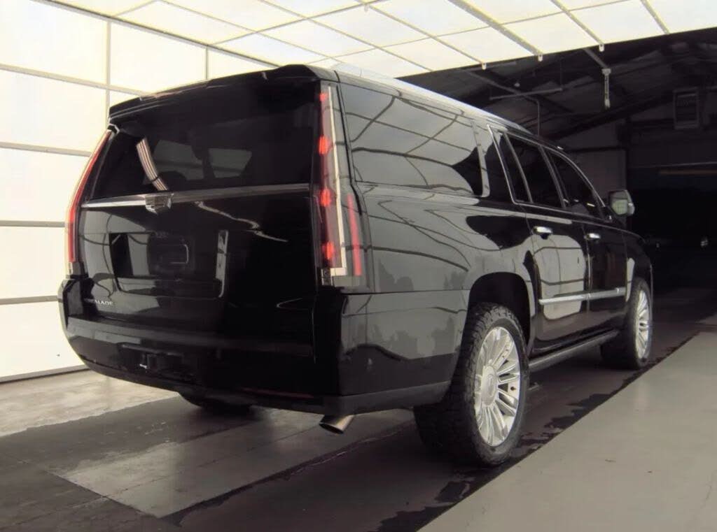 Spacious 2018 Cadillac Escalade ESV Platinum SUV