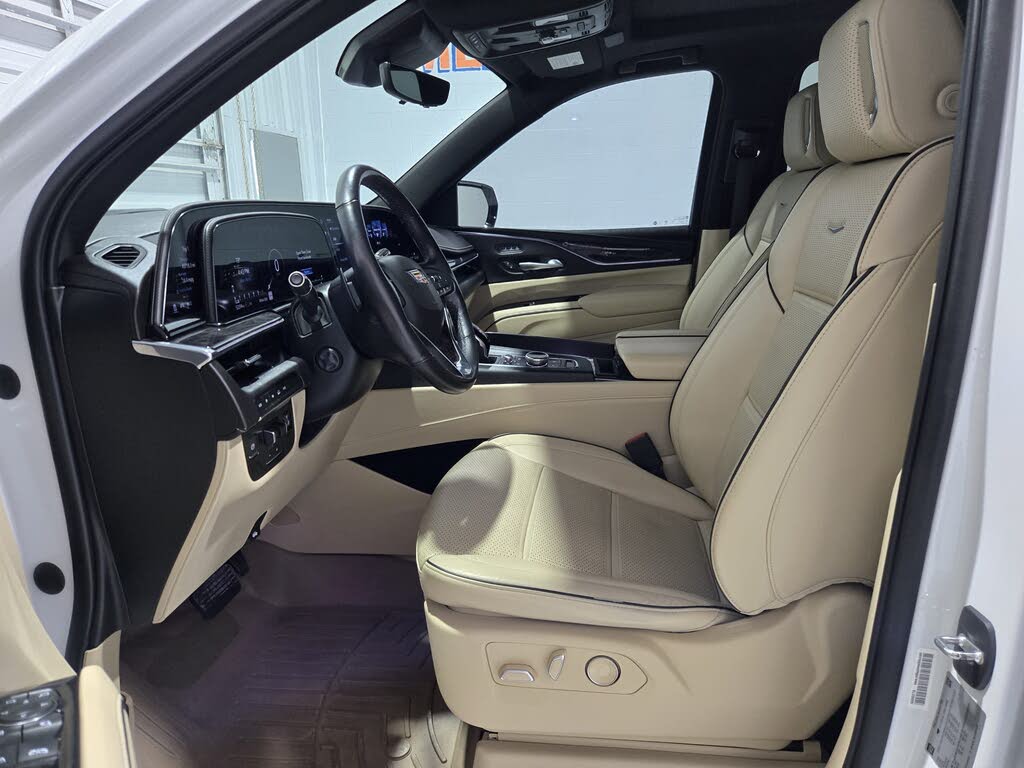Luxury SUV: 2021 Cadillac Escalade ESV Premium Luxury AWD