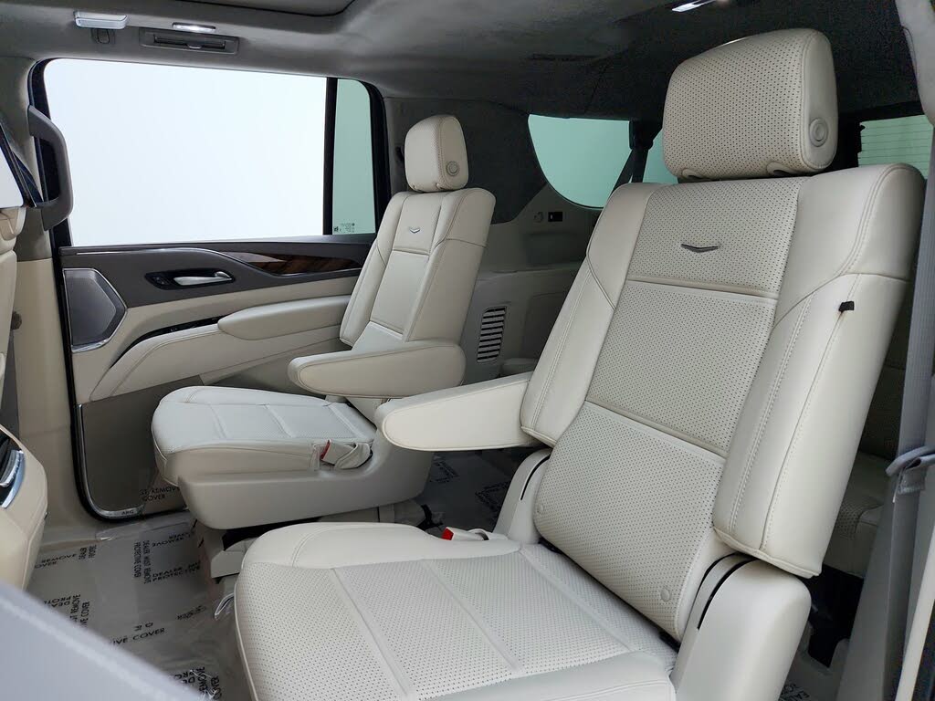 Luxury SUV: 2024 Cadillac Escalade ESV Premium Platinum