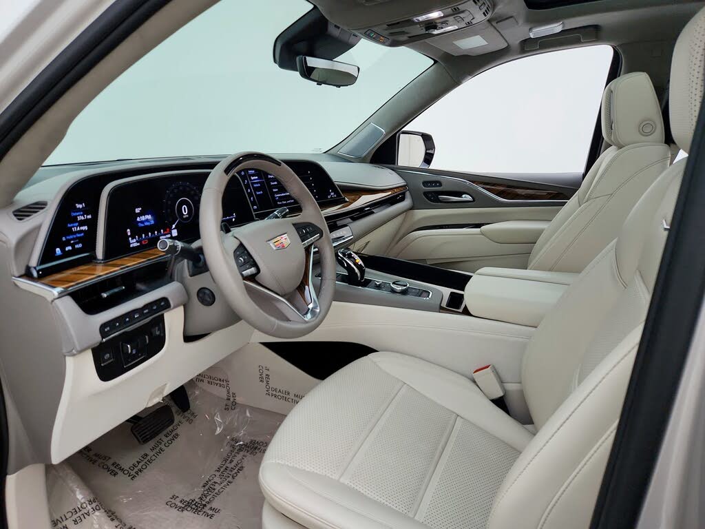 Luxury SUV: 2024 Cadillac Escalade ESV Premium Platinum