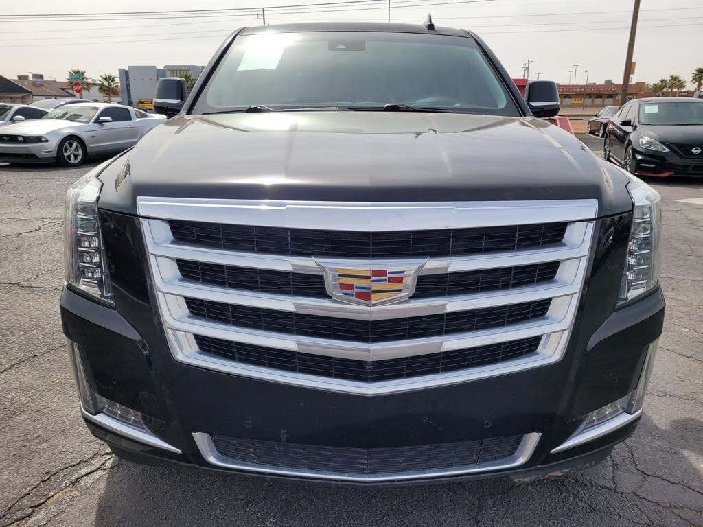 2018 Cadillac Escalade ESV Luxury 4WD – Premium SUV