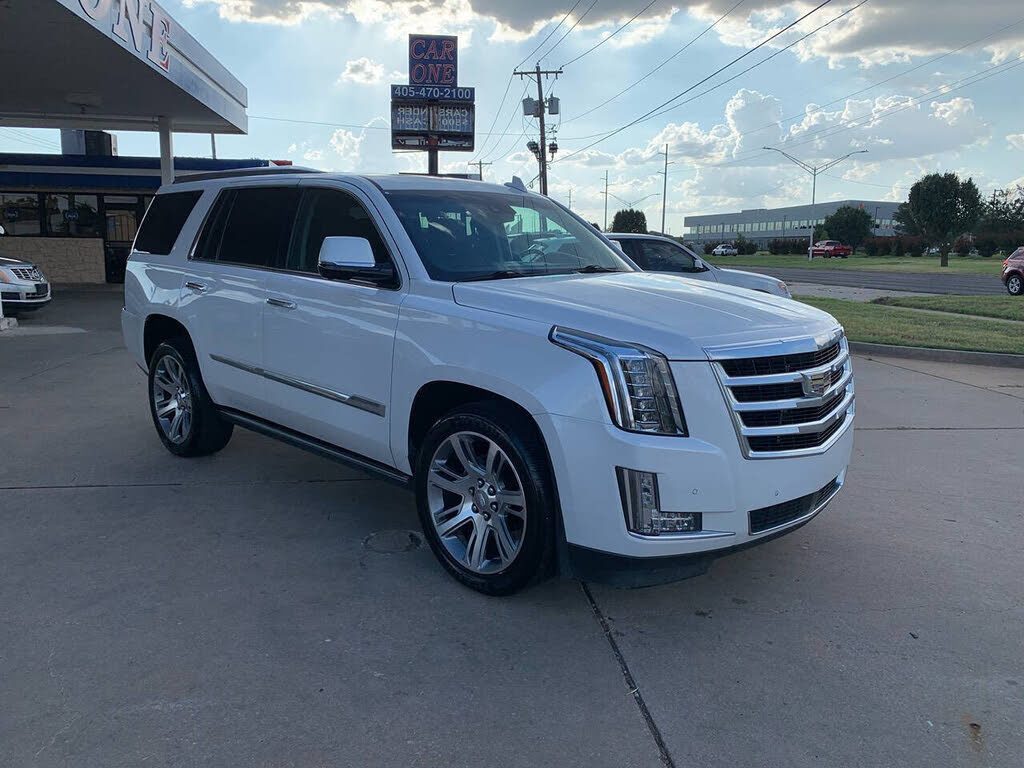 Spacious and Capable 2016 Cadillac Escalade Premium 4WD SUV