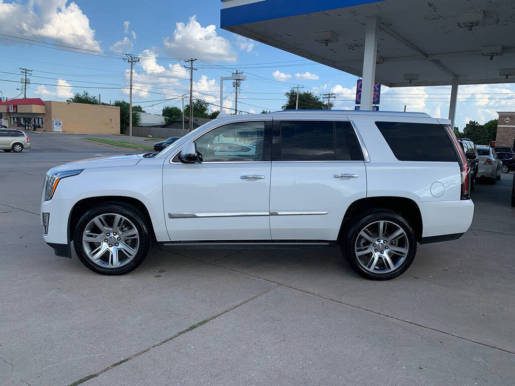 Spacious and Capable 2016 Cadillac Escalade Premium 4WD SUV