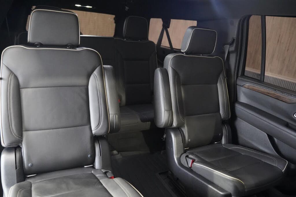 Premium Family SUV: 2021 Chevrolet Suburban Premier RWD