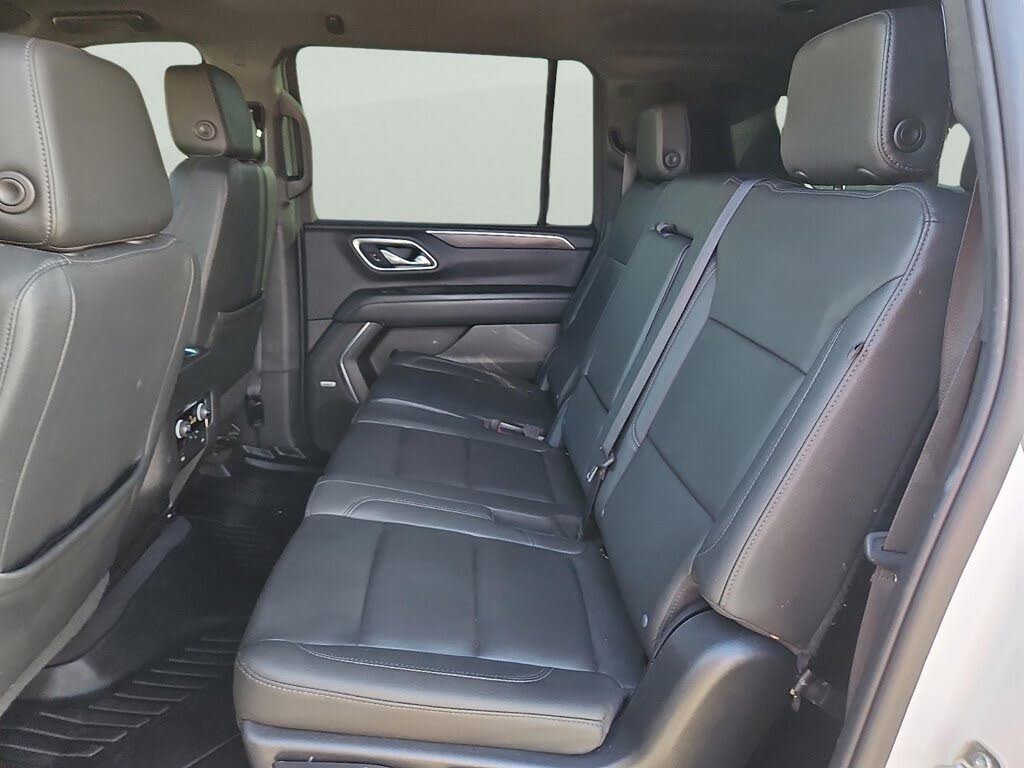 2023 Chevrolet Suburban LT RWD – Powerful V8 Performance SUV