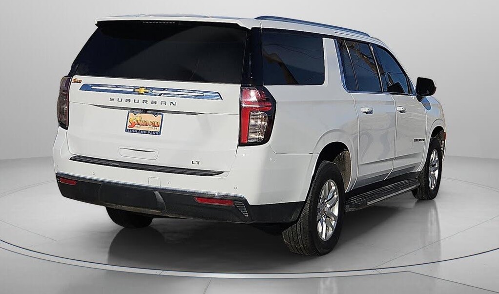 2023 Chevrolet Suburban LT RWD – Powerful V8 Performance SUV