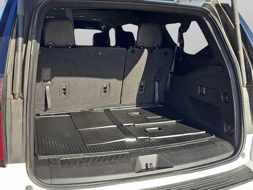2023 Chevrolet Suburban LT RWD – Powerful V8 Performance SUV