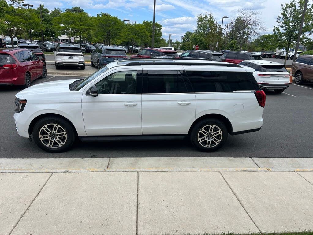 2025 Ford Expedition MAX Active 4WD