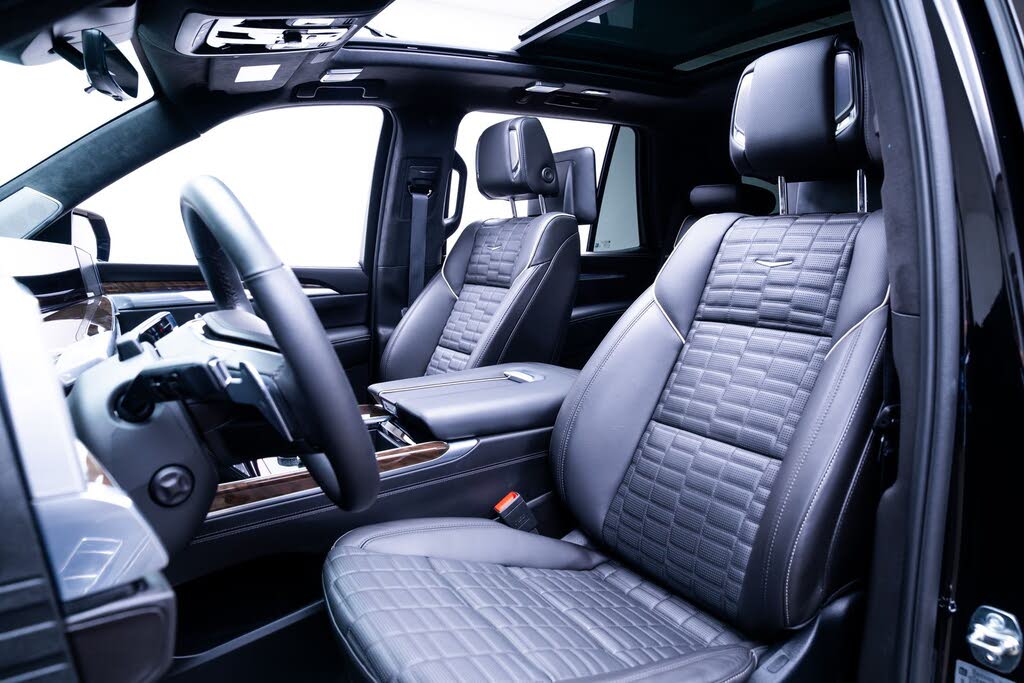 2025 Cadillac Escalade Sport Platinum 4WD – Luxury SUV