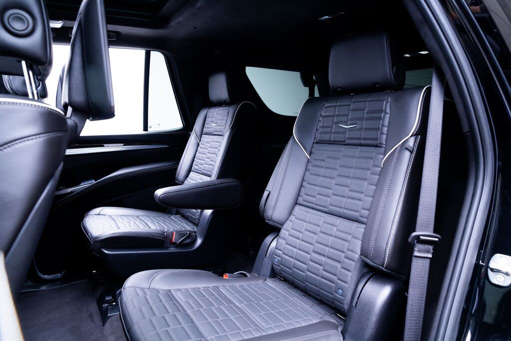 2025 Cadillac Escalade Sport Platinum 4WD – Luxury SUV