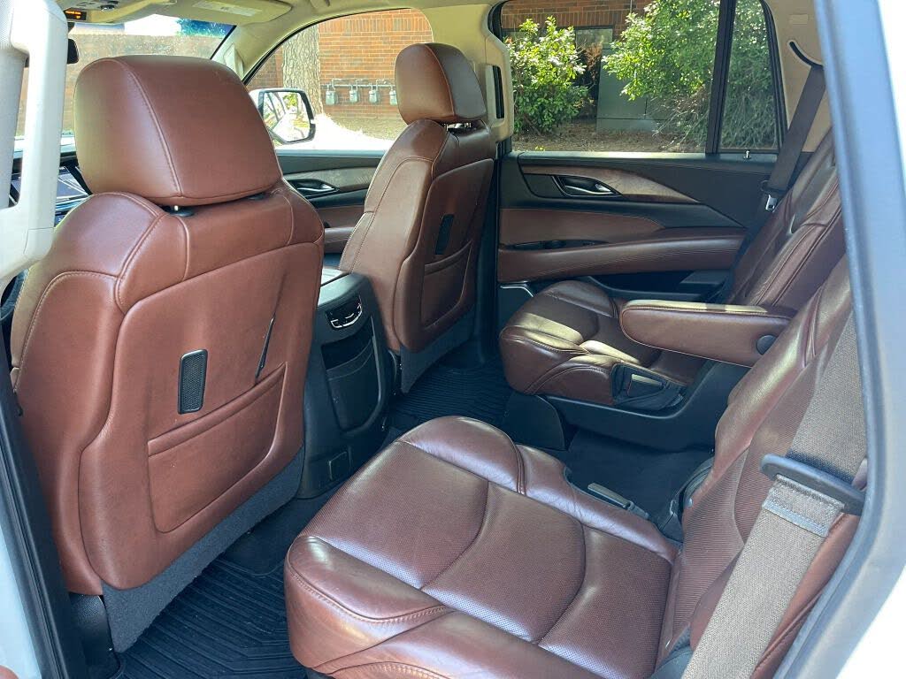 2020 Cadillac Escalade Luxury RWD – Premium Luxury SUV