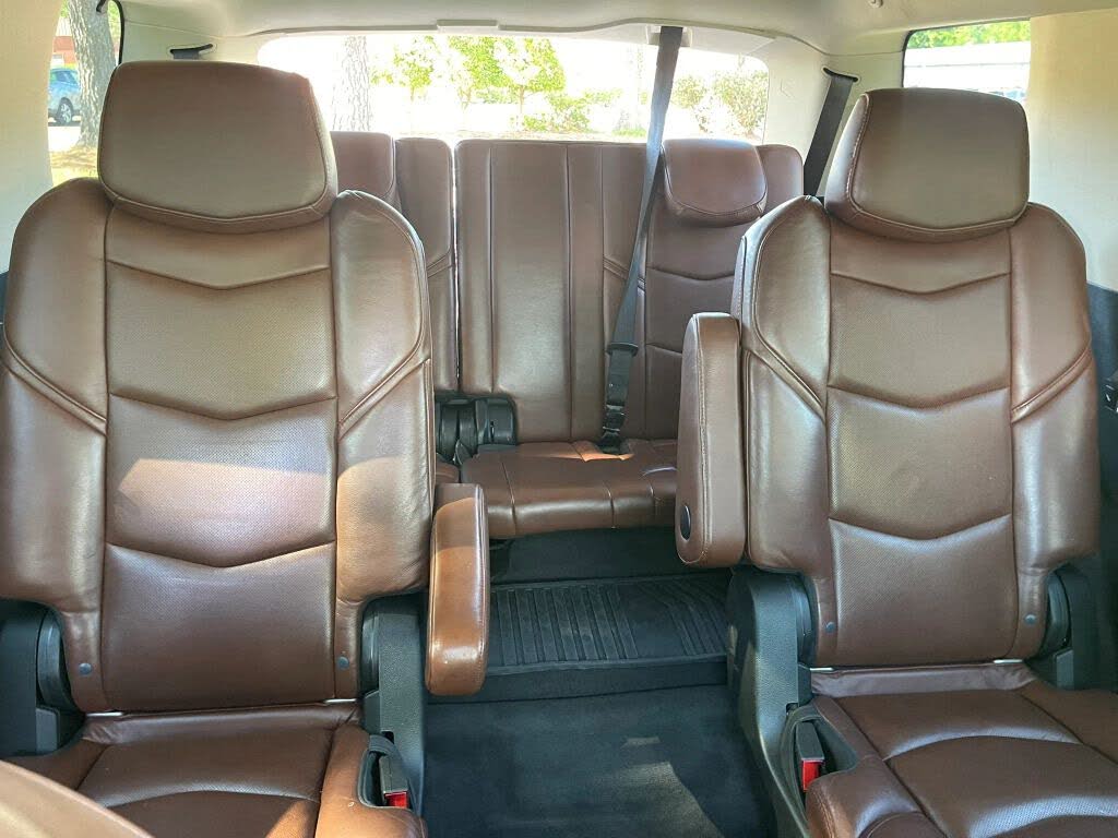 2020 Cadillac Escalade Luxury RWD – Premium Luxury SUV